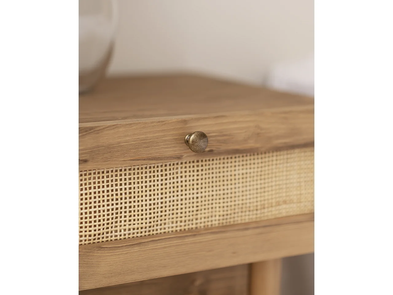 Mesita de noche de madera de abeto maciza y rafia Decowood con cajón en color roble oscuro de 40x45cm - FRIDA - DECOWOOD