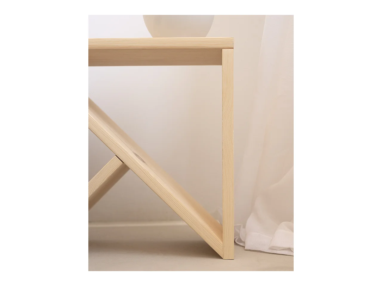 Mesita de noche o auxiliar de madera maciza en tono natural de 50x50cm - STOKE - DECOWOOD