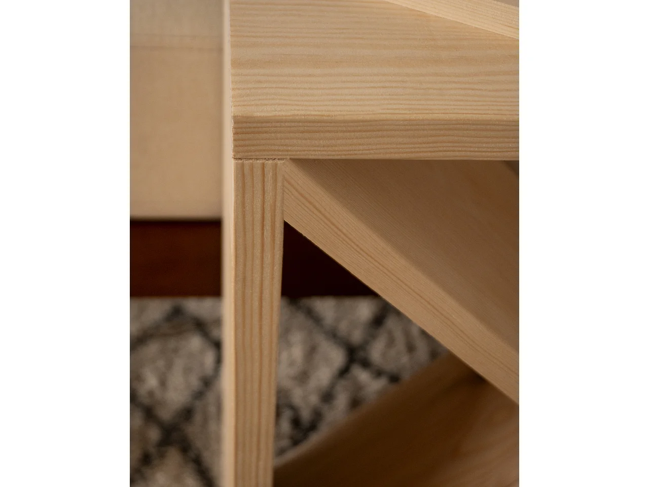 Mesita de noche o auxiliar de madera maciza en tono natural de 50x50cm - STOKE - DECOWOOD