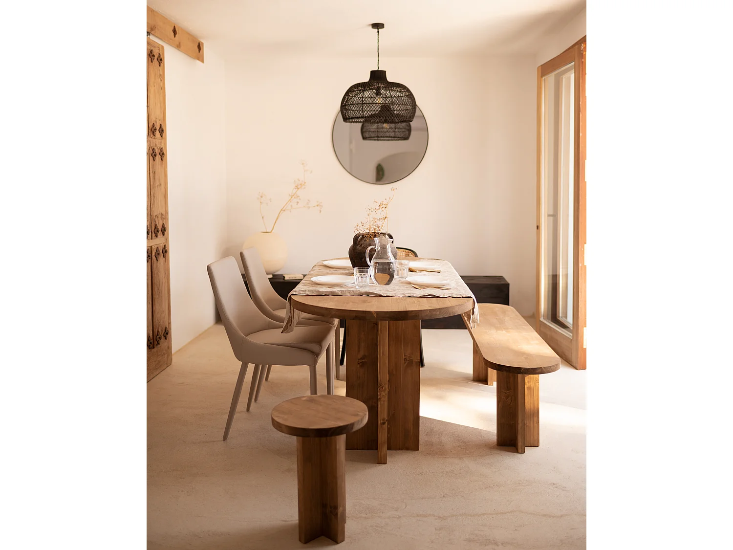 Sgabello rotondo in legno massello in tono rovere scuro 35x45cm - TOKYO - DECOWOOD