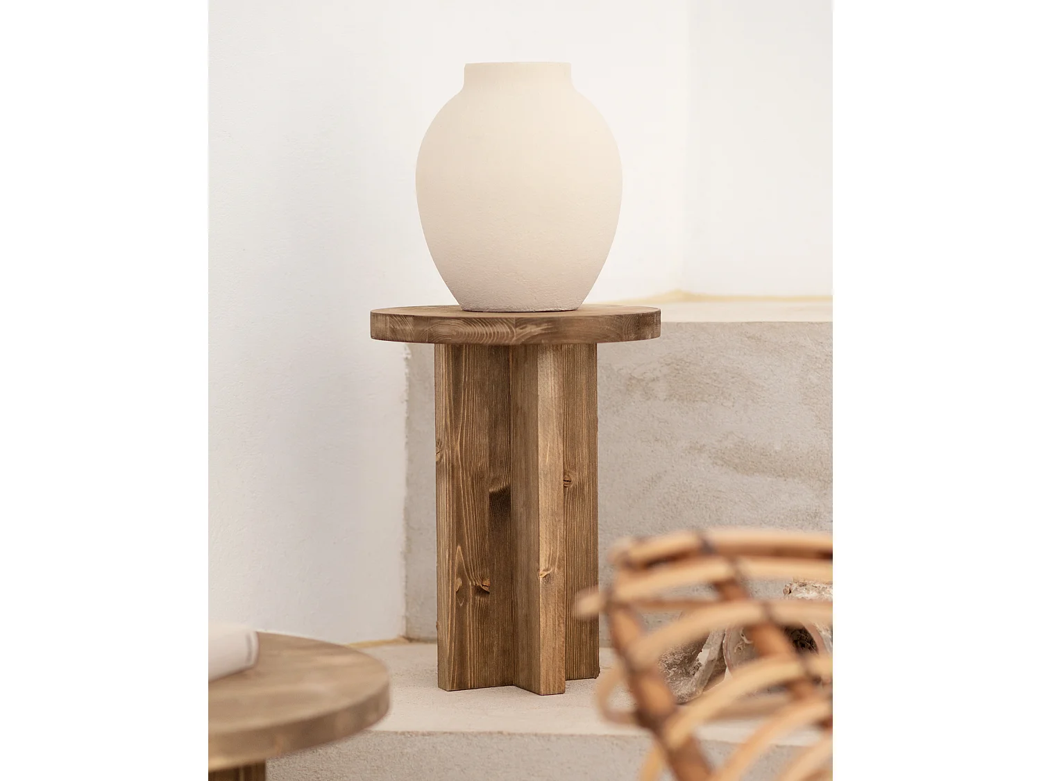 Sgabello rotondo in legno massello in tono rovere scuro 35x45cm - TOKYO - DECOWOOD