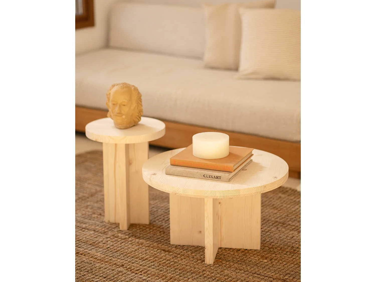 Sgabello rotondo in legno massello in tono naturale 35x45cm - TOKYO - DECOWOOD