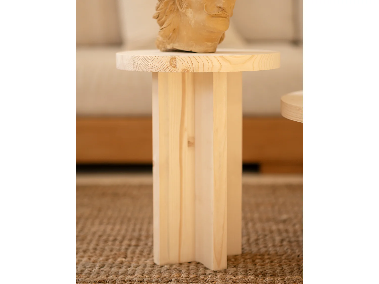 Sgabello rotondo in legno massello in tono naturale 35x45cm - TOKYO - DECOWOOD