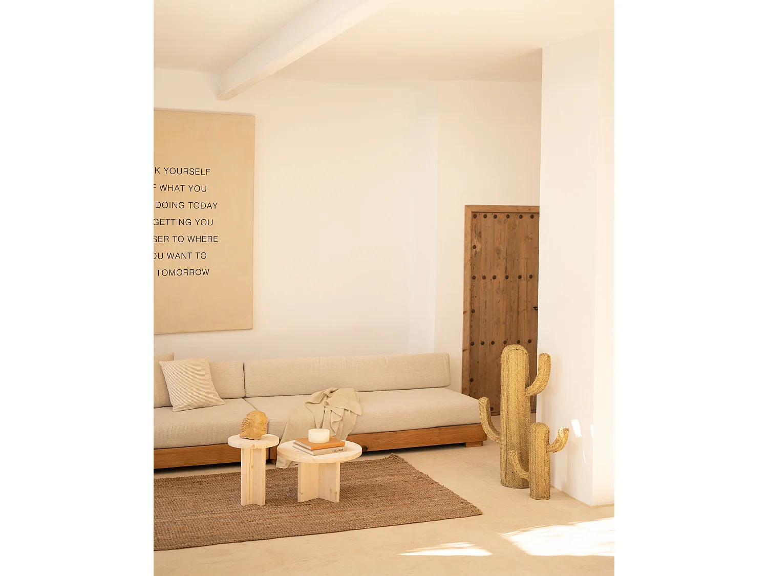 Sgabello rotondo in legno massello in tono naturale 35x45cm - TOKYO - DECOWOOD