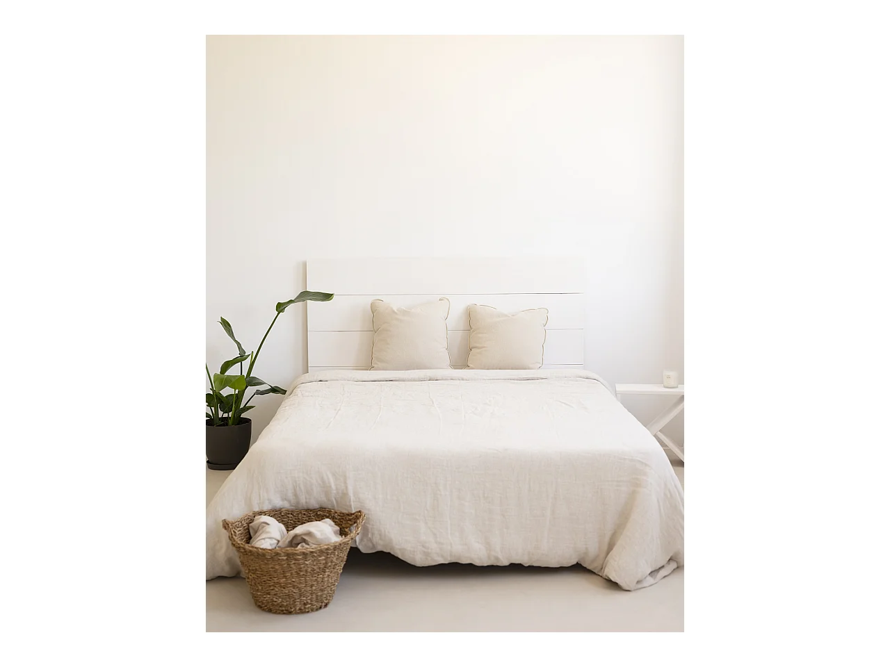 Cabecero de cama de madera maciza en tono blanco de 180x80cm - FLANDES - DECOWOOD