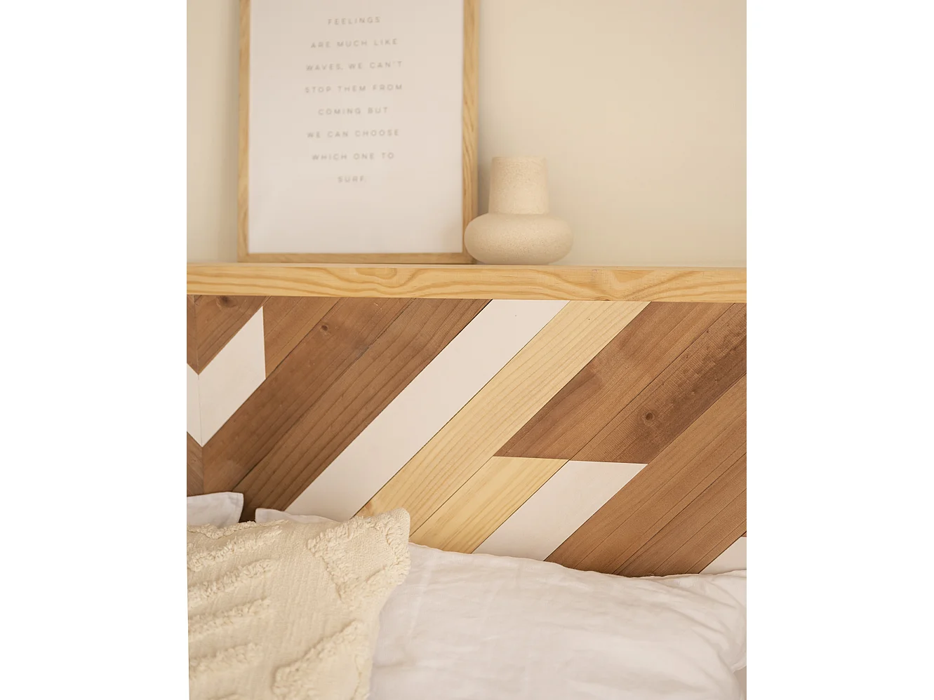 Cabecero de cama de madera maciza estilo étnico en tonos roble oscuro, natural y blanco de 80x165cm - MOSAIK - DECOWOOD