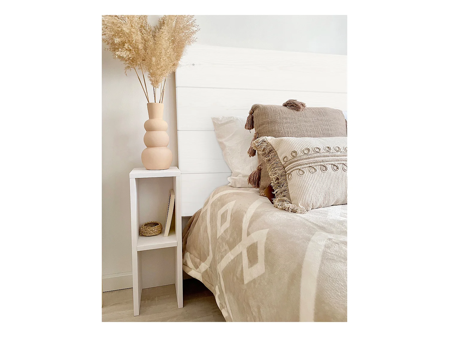 Cabecero de cama de madera maciza en tono blanco de 120x60cm - FLANDES - DECOWOOD