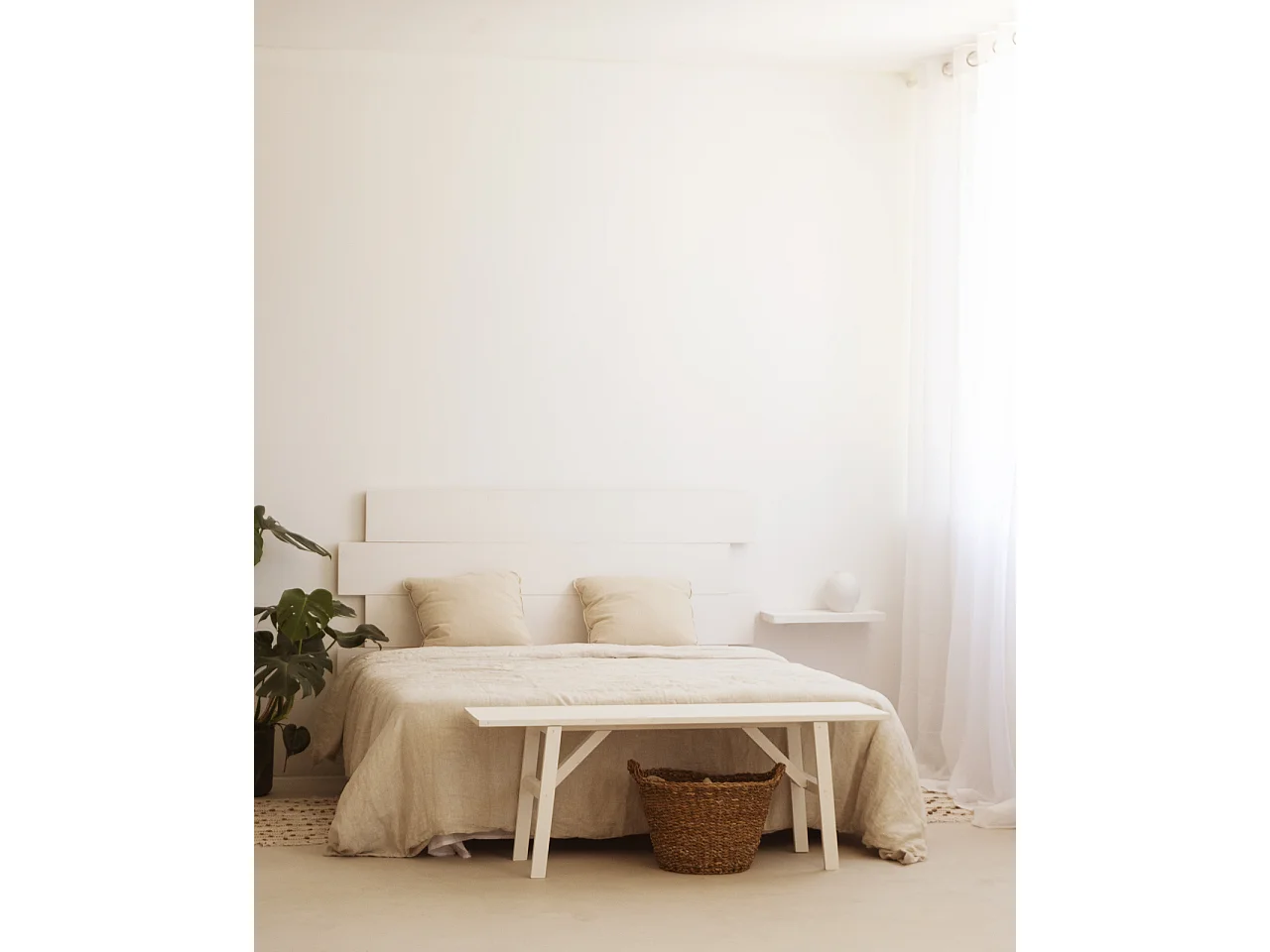 Cabecero de cama de madera maciza en tono blanco de 120x60cm - FLANDES - DECOWOOD