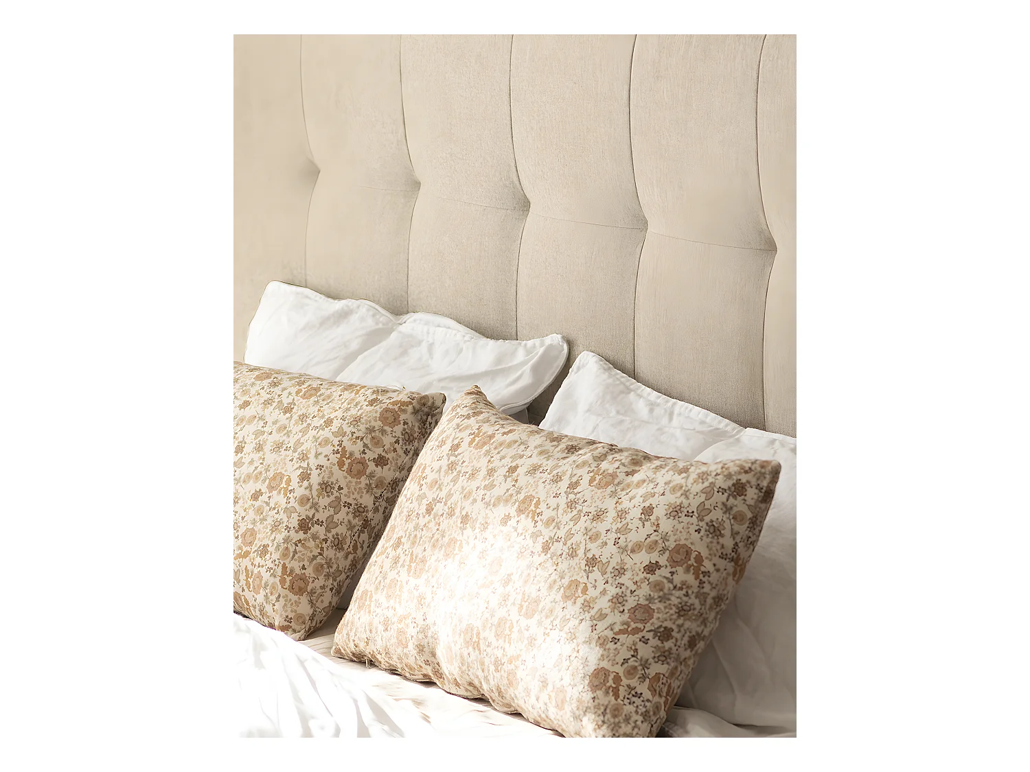 Cabecero de cama tapizado de poliester con pliegues en color beige de 180x80cm - ALAN - DECOWOOD