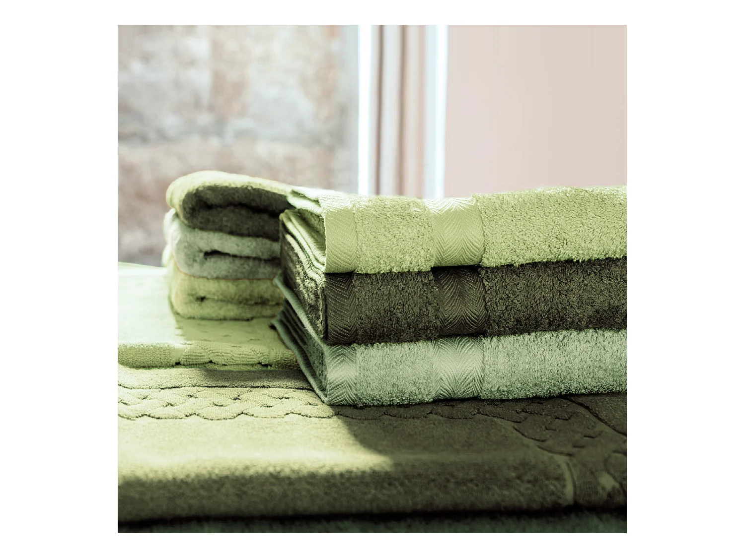 Serviette de toilette 40x60 cm ROYAL CRESENT Vert Pastel 650 g/m2