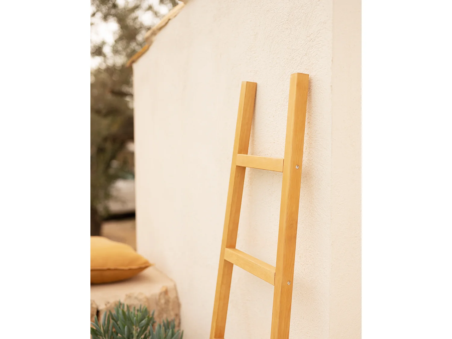 Scala decorativa in legno massello in tono oliva 50x150cm - HERM - DECOWOOD