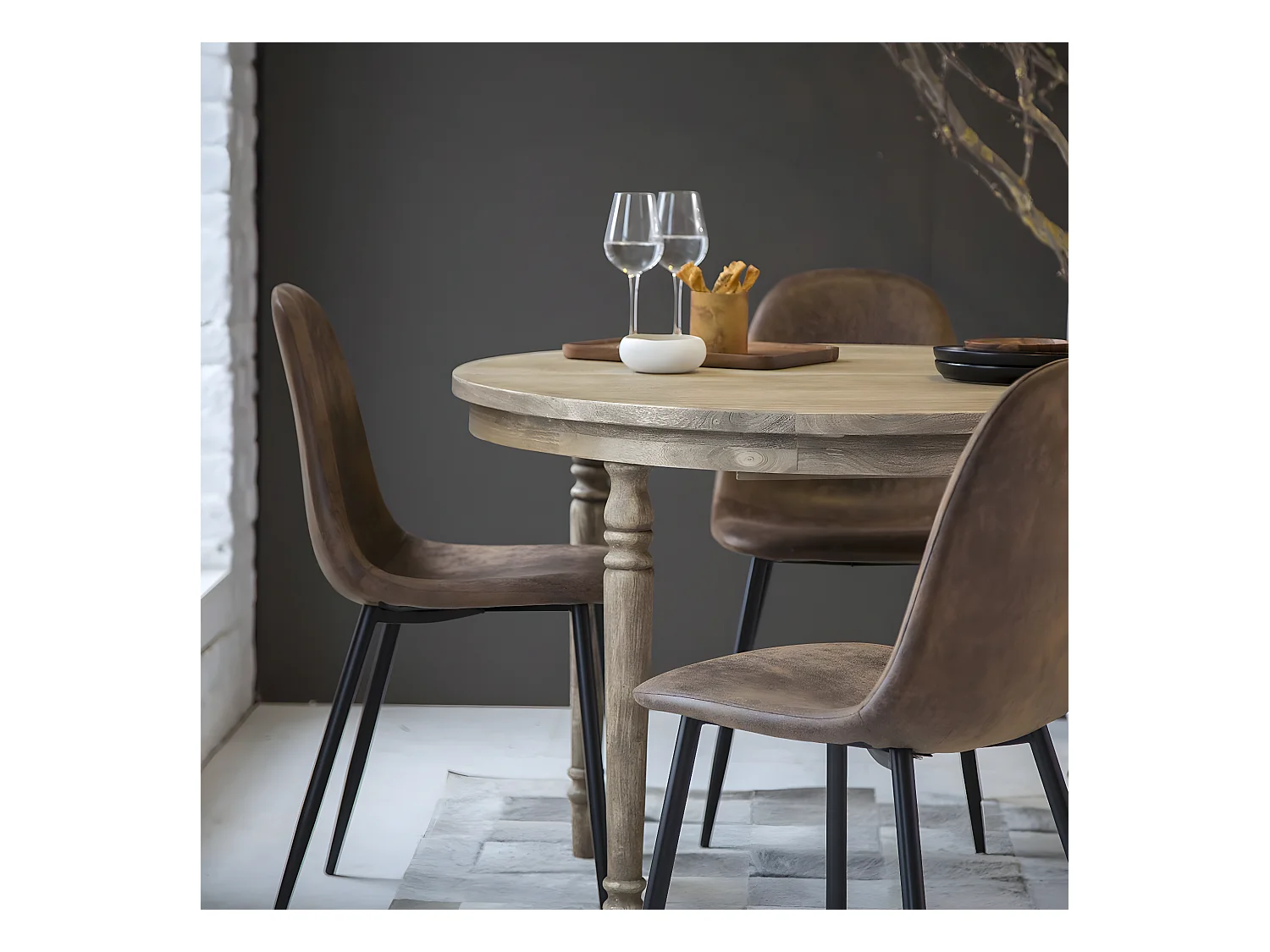 Conjunto de 2 sillas escandinavas marrones Copenhague en ante con patas de compás en metal negro