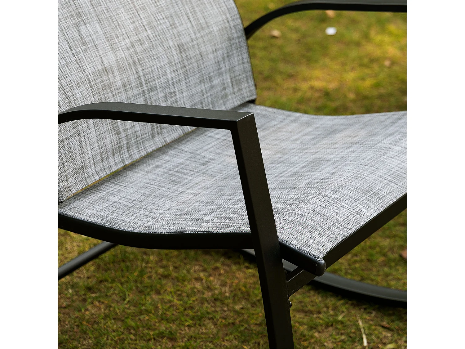 Ensemble de jardin 3 pièces 2 fauteuils à bascule table basse plateau verre trempé acier époxy textilène gris