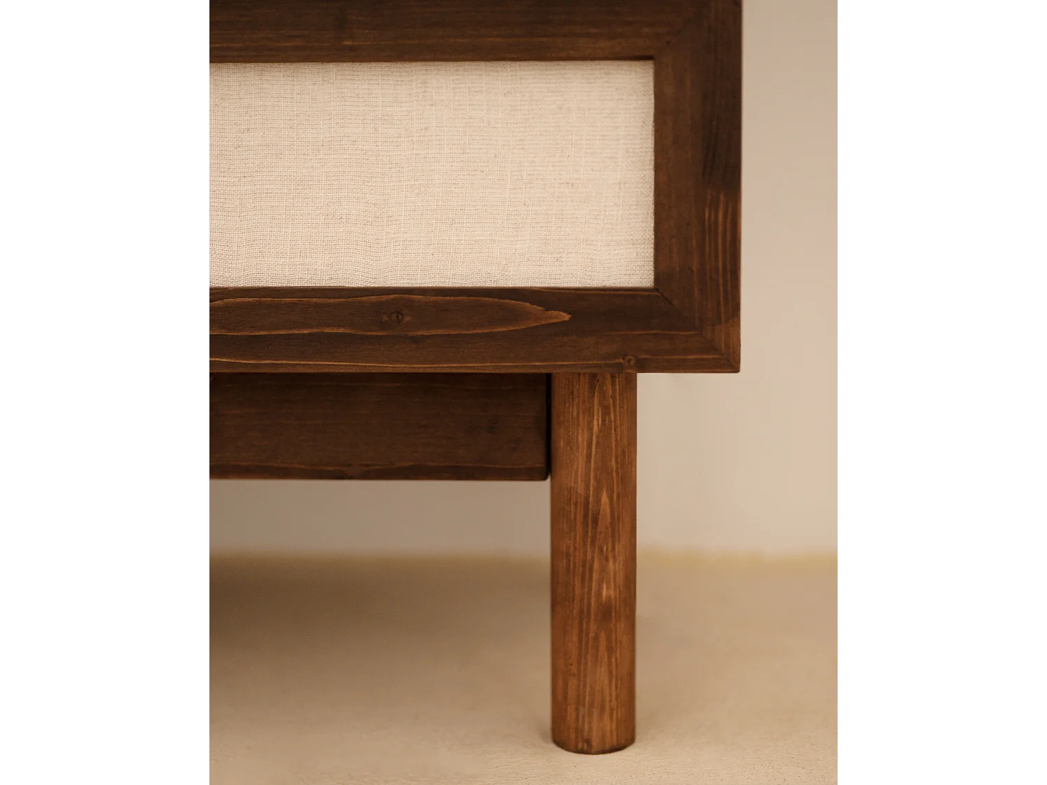 Commode en bois de sapin et lin à six tiroirs marron 76x120cm - LINEN - DECOWOOD