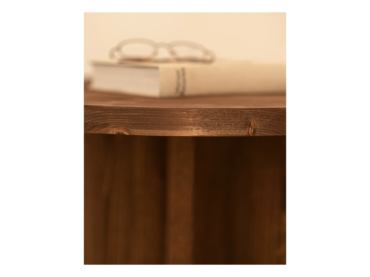 Tavolo basso rotondo in legno massello in tono noce Ø80x33,2cm - TOKYO - DECOWOOD