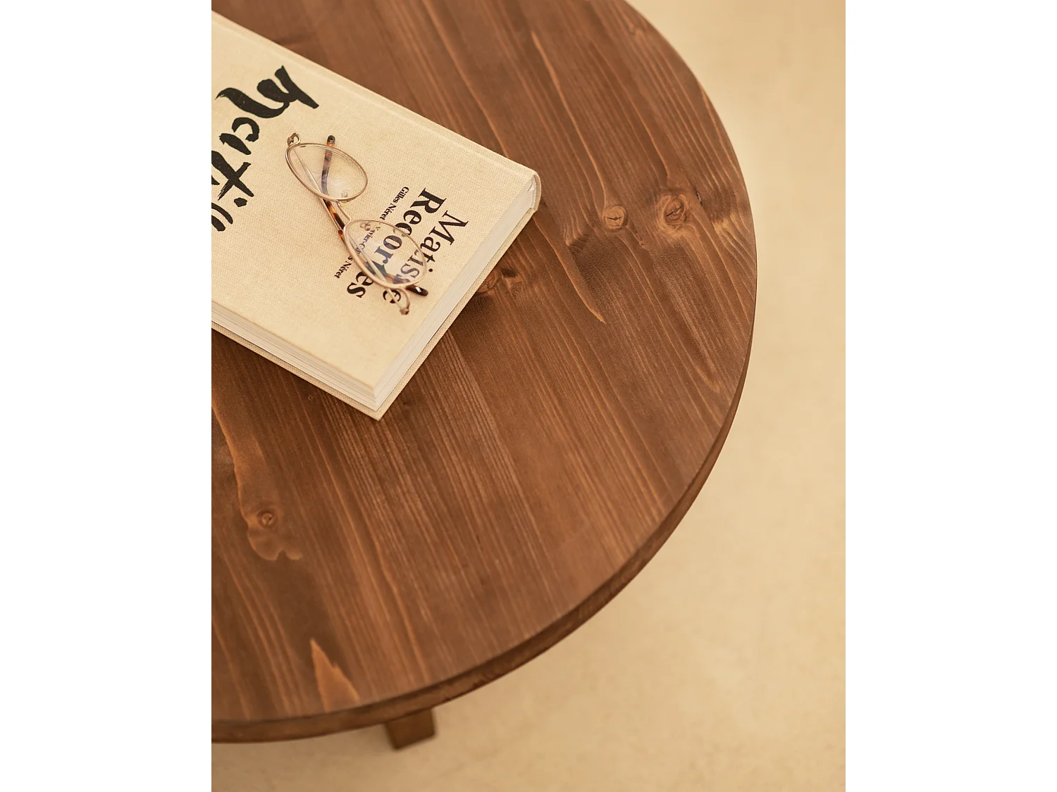 Tavolo basso rotondo in legno massello in tono noce Ø80x33,2cm - TOKYO - DECOWOOD