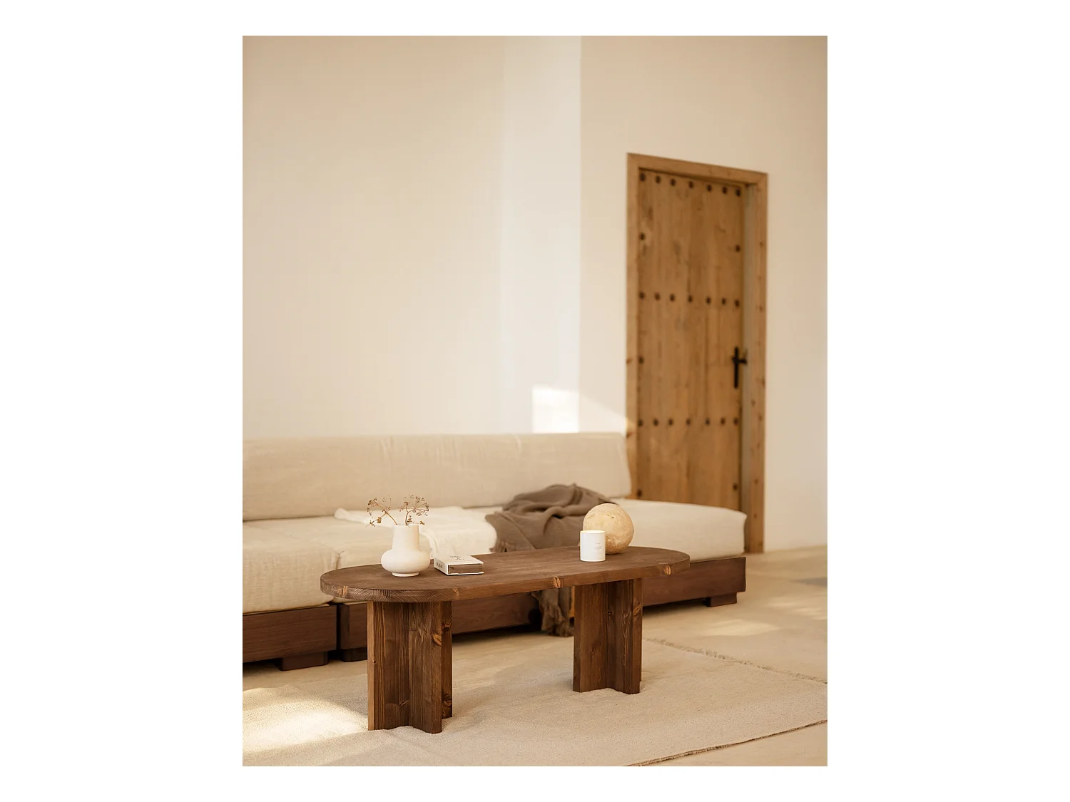 Tavolo basso ovale in legno massello in tono noce 120x40cm - TOKYO - DECOWOOD