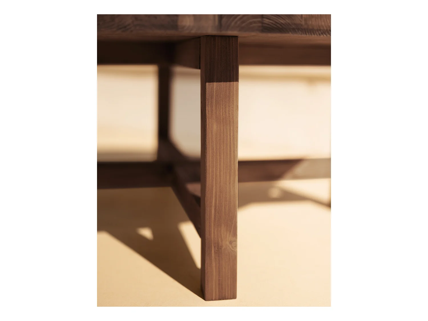 Tavolo basso rotondo in legno massello in tono noce Ø80x35cm - OLIVIA - DECOWOOD