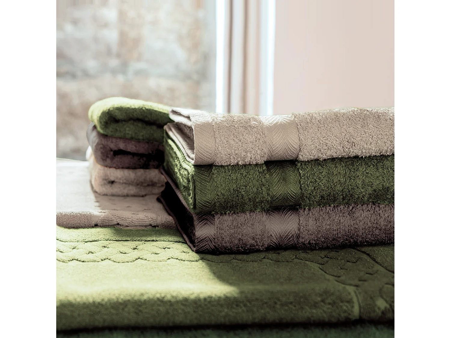 Serviette de toilette 50x100 cm ROYAL CRESENT Vert Bouteille 650 g/m2