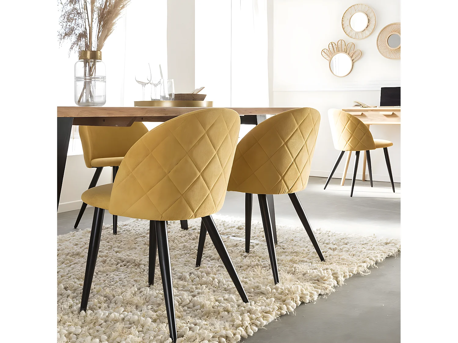 Conjunto de 2 sillas escandinavas de tela amarillo mostaza y metal Jasmine