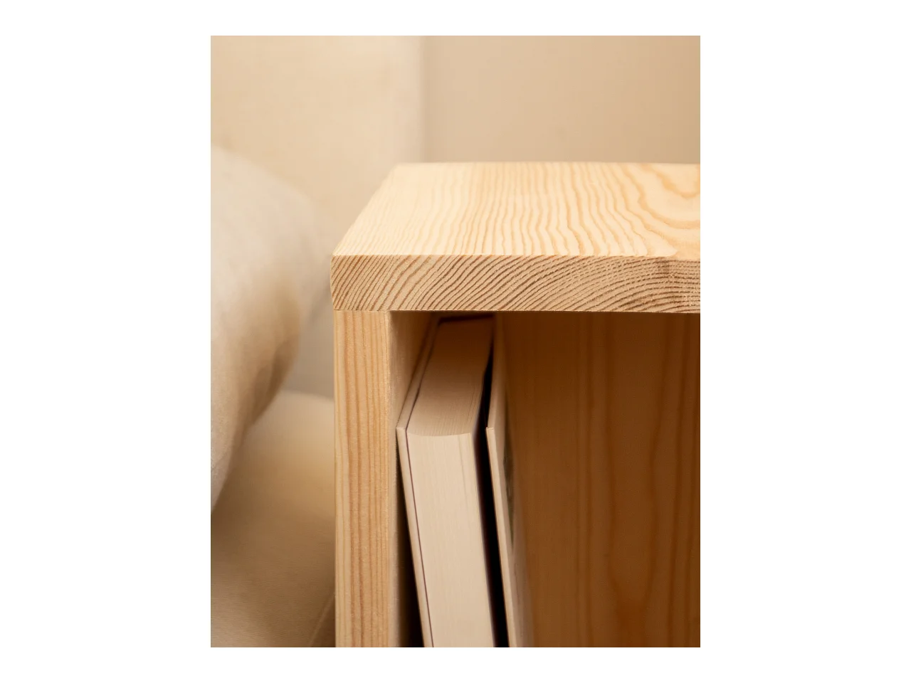 Comodino in legno massello in tono naturale 20x60cm - LINA - DECOWOOD