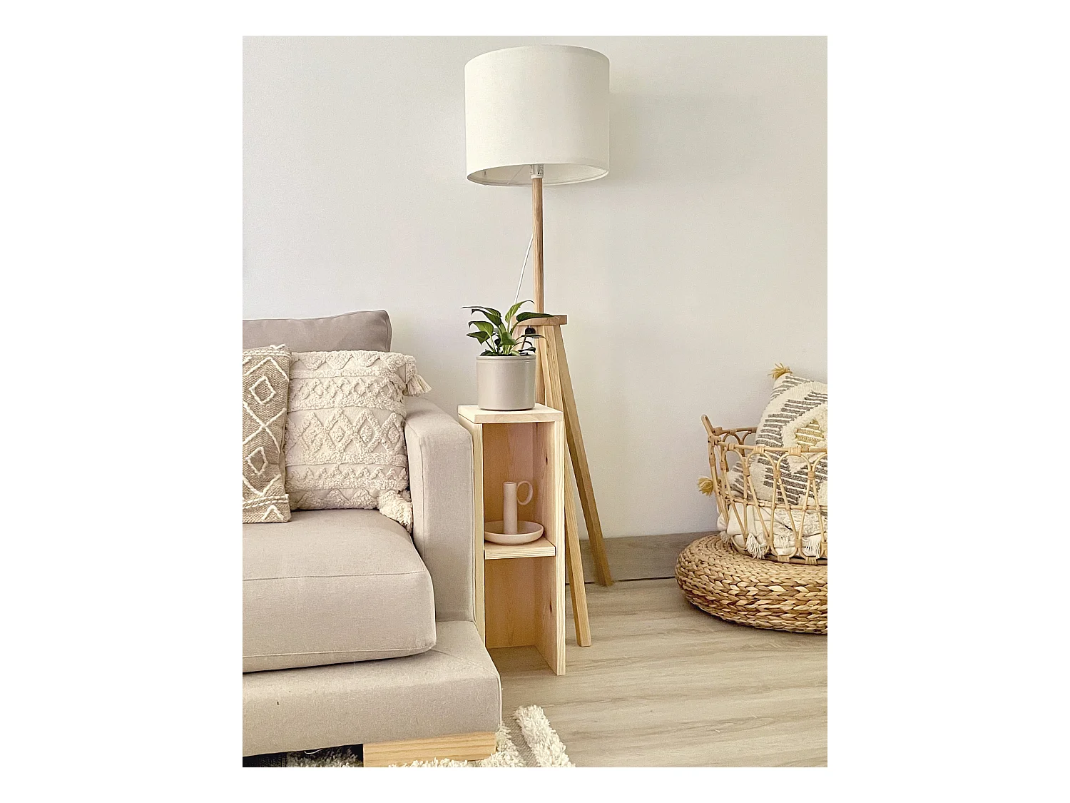 Comodino in legno massello in tono naturale 20x60cm - LINA - DECOWOOD