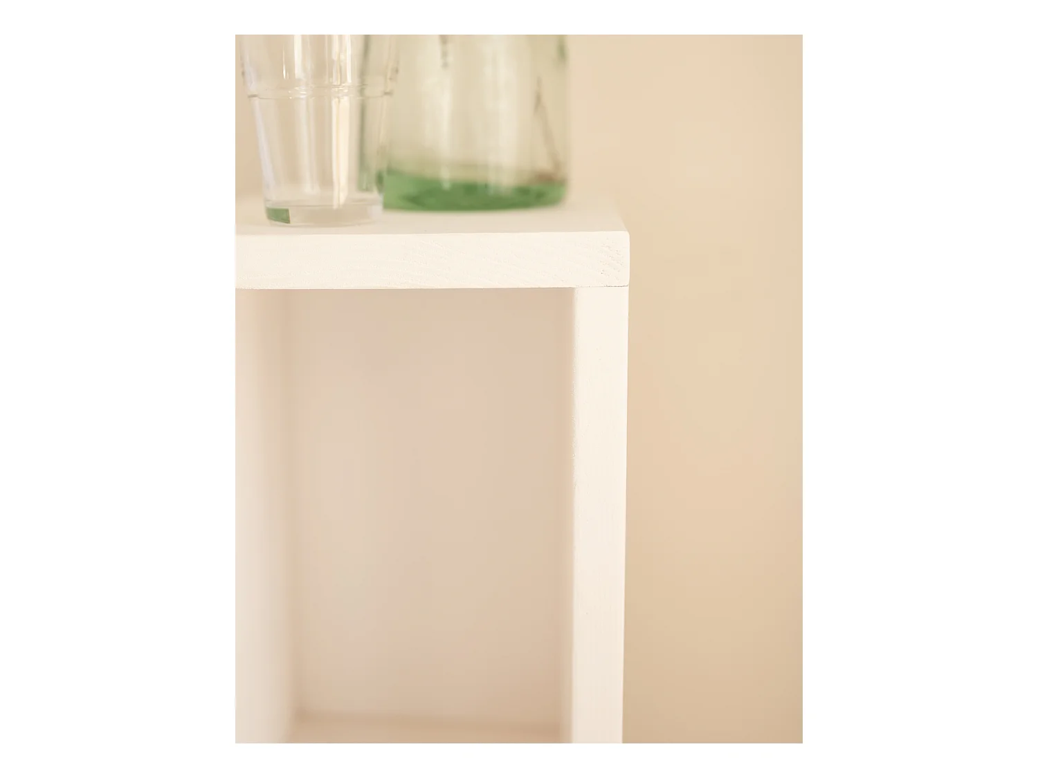 Comodino in legno massello in tono bianco 20x60cm - LINA - DECOWOOD