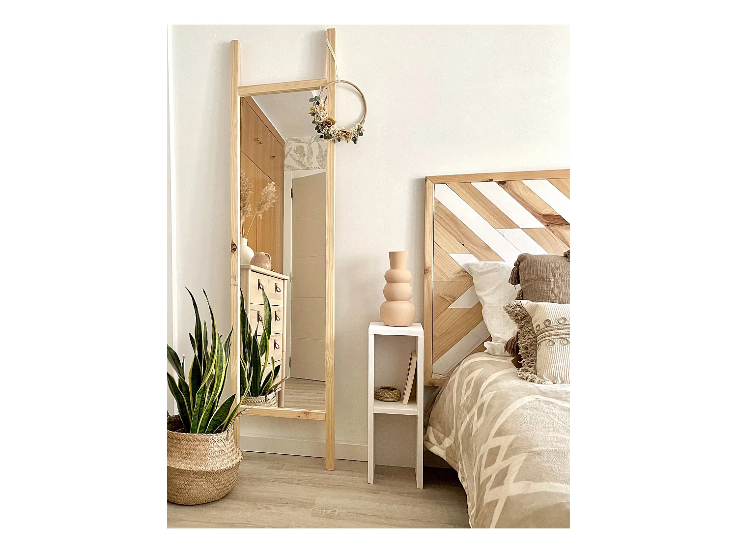 Comodino in legno massello in tono bianco 20x60cm - LINA - DECOWOOD