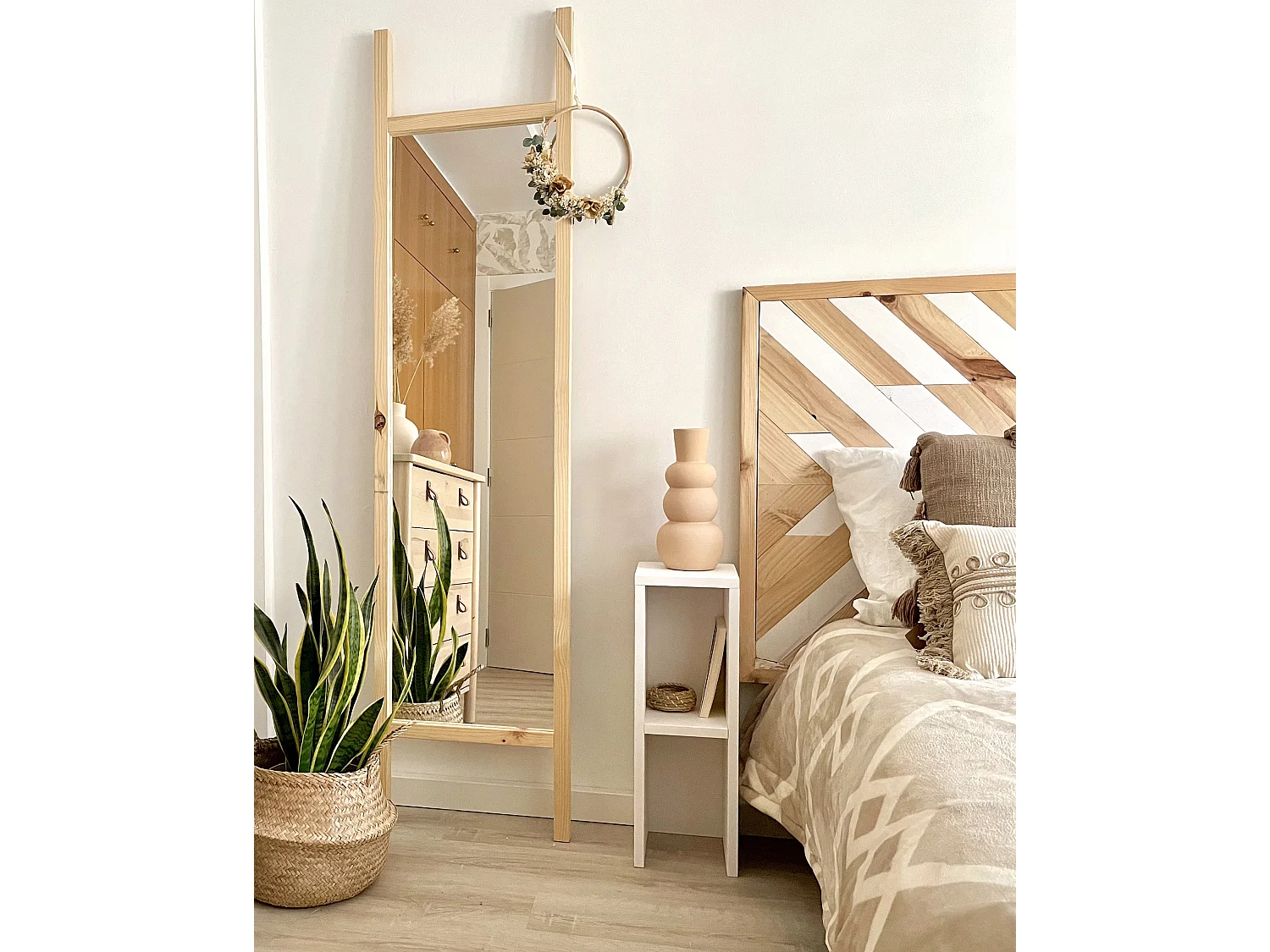 Comodino in legno massello in tono bianco 20x60cm - LINA - DECOWOOD