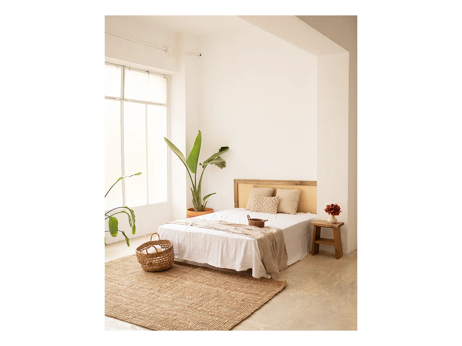 Comodino in legno massello in tono marrone 39x45cm - FRIDA - DECOWOOD