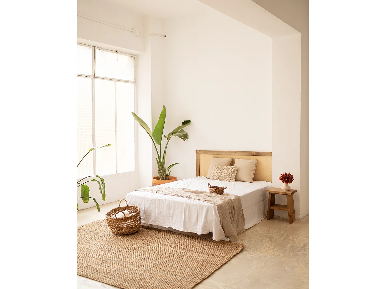 Comodino in legno massello in tono marrone 39x45cm - FRIDA - DECOWOOD