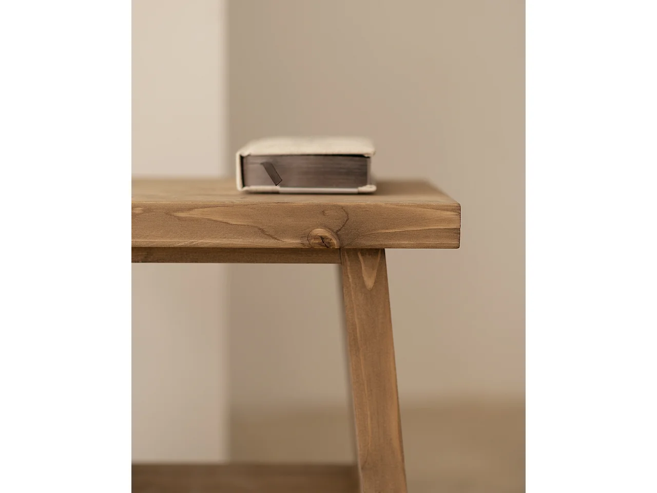 Comodino in legno massello in tono marrone 39x45cm - FRIDA - DECOWOOD