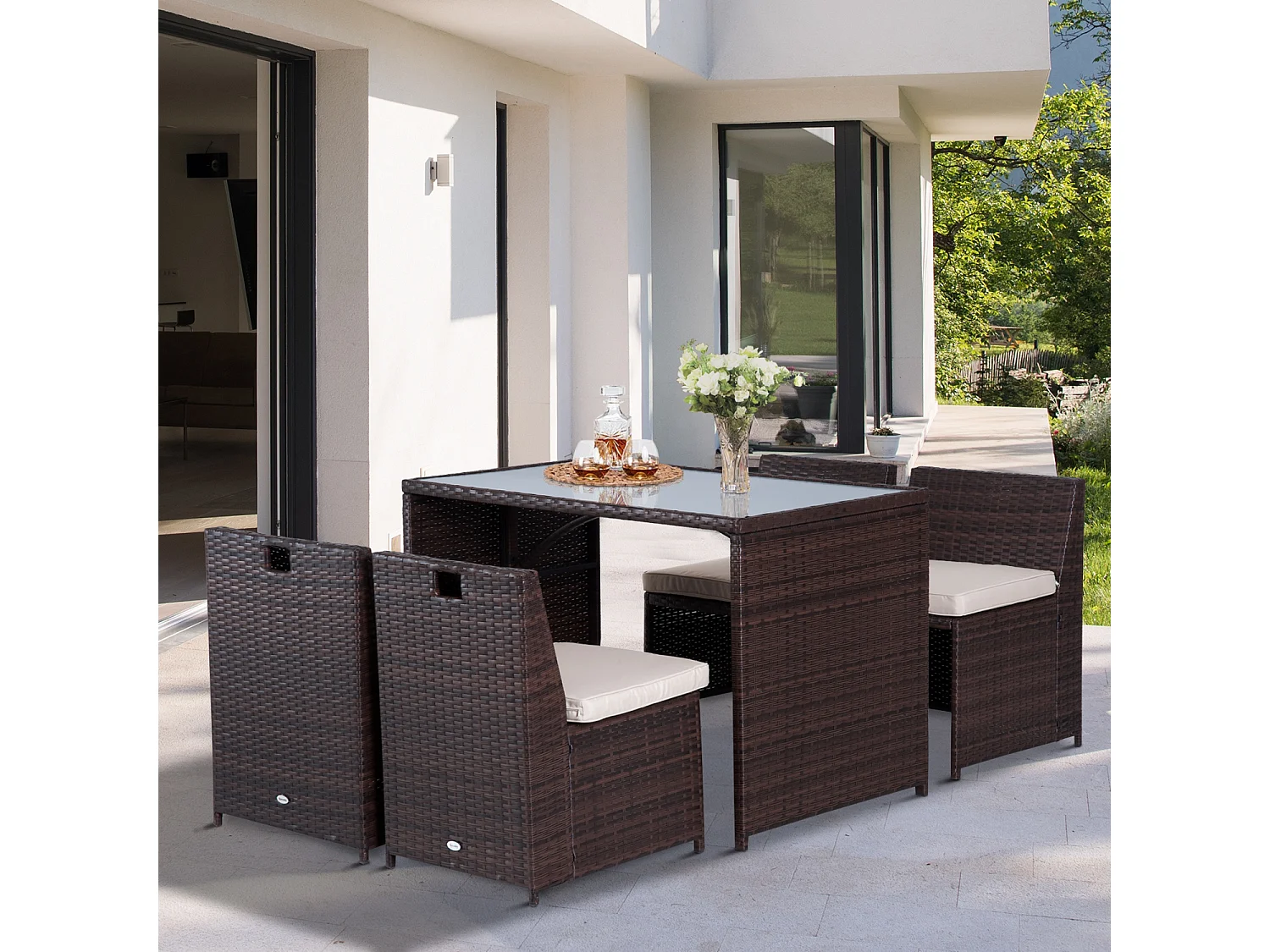 Ensemble salon de jardin encastrable 4 chaises monoblocs avec coussins déhoussables et table résine tressée chocolat