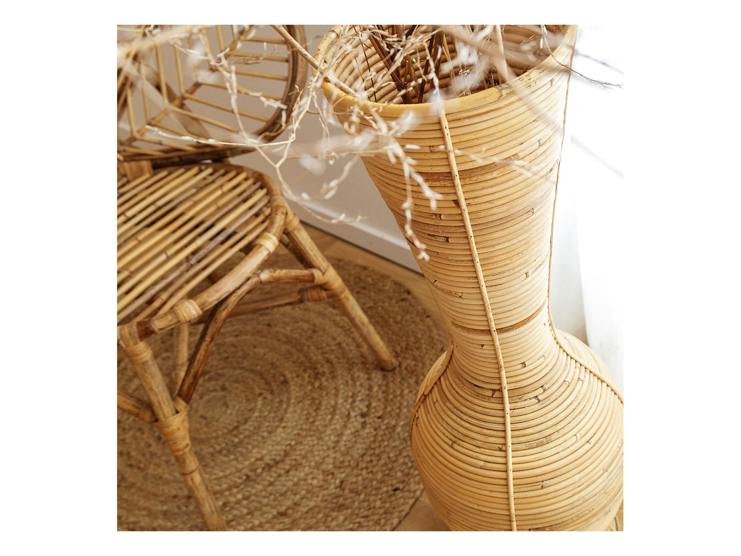 Jarrón alto de rayas en ratán natural para tallos XXL - Ambiente bohemio garantizado