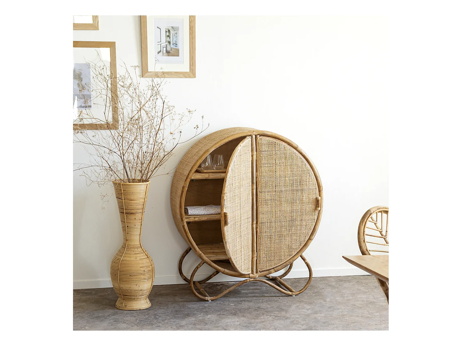 Jarrón alto de rayas en ratán natural para tallos XXL - Ambiente bohemio garantizado