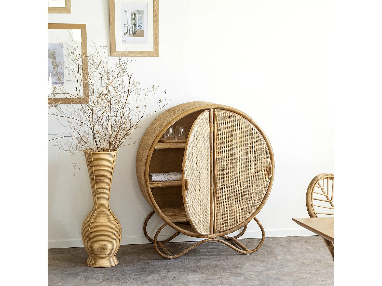 Jarrón alto de rayas en ratán natural para tallos XXL - Ambiente bohemio garantizado