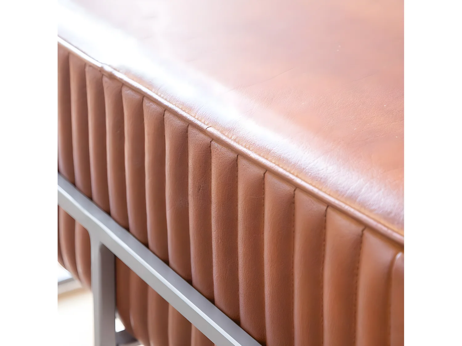 Banco redondeado en cuero Gaby