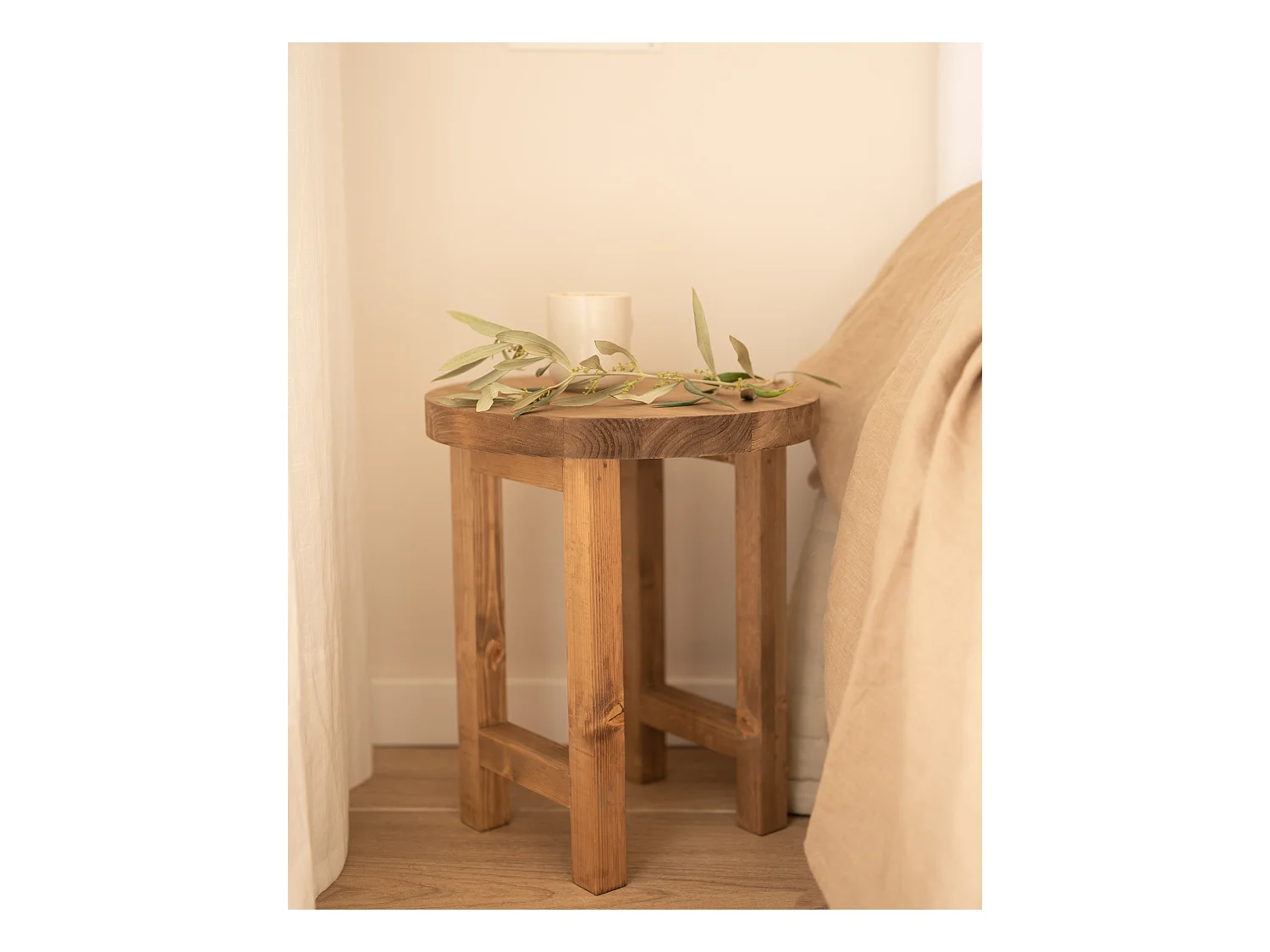 Mesita de noche redonda de madera de abeto Decowood en color roble oscuro 40x35cm - OLIVIA - DECOWOOD