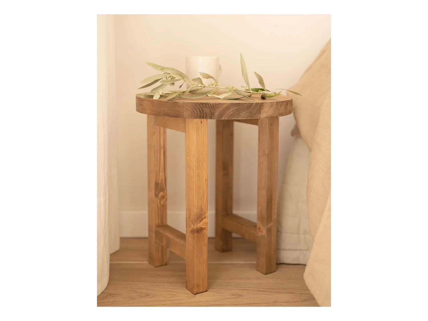 Mesita de noche redonda de madera de abeto Decowood en color roble oscuro 40x35cm - OLIVIA - DECOWOOD