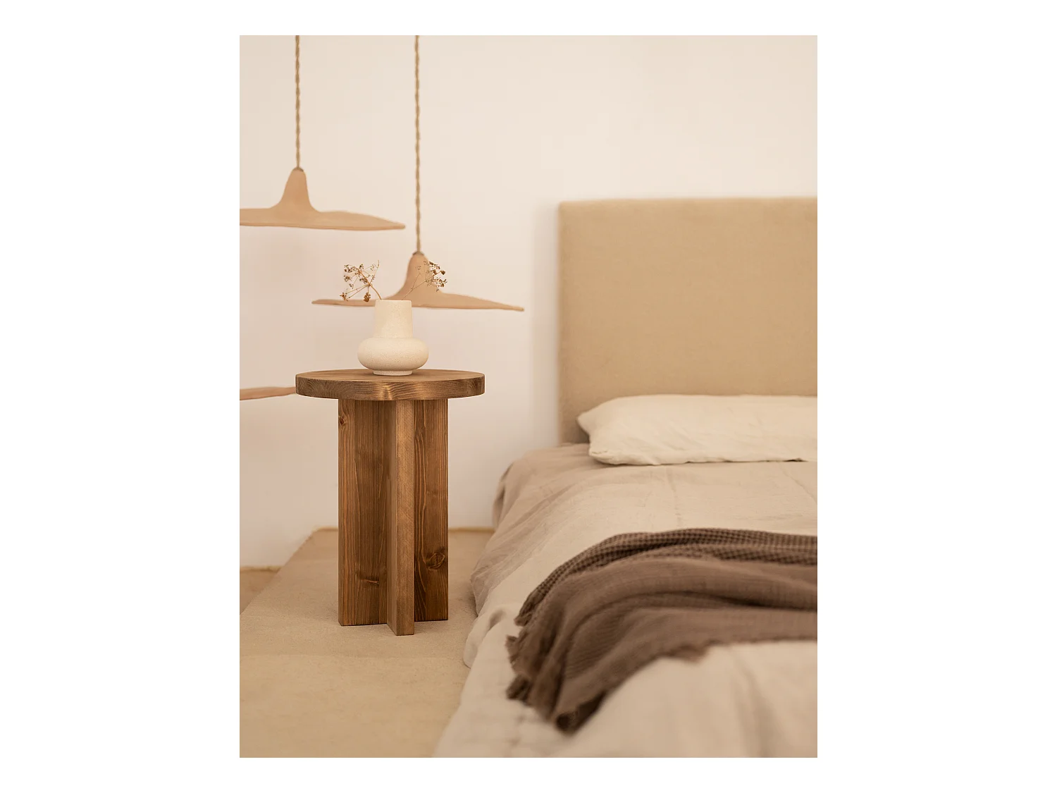 Mesita de noche redonda de madera de abeto Decowood en color natural de 45x35cm - TOKYO - DECOWOOD