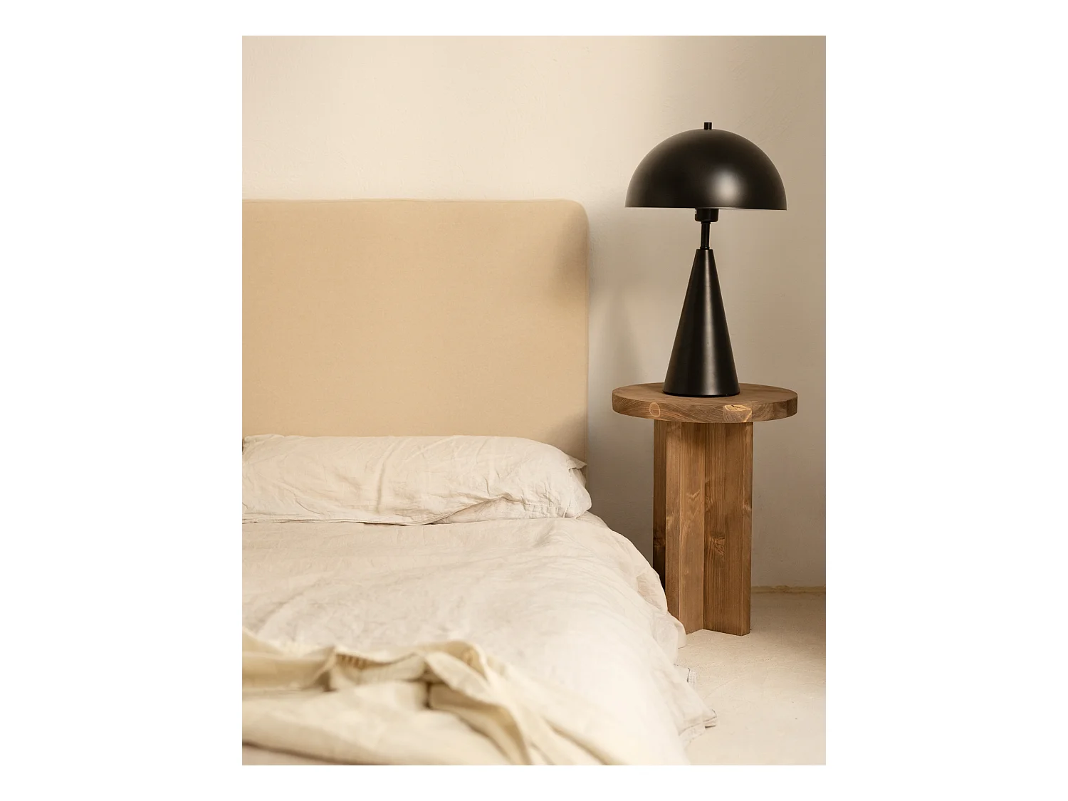 Mesita de noche redonda de madera de abeto Decowood en color natural de 45x35cm - TOKYO - DECOWOOD