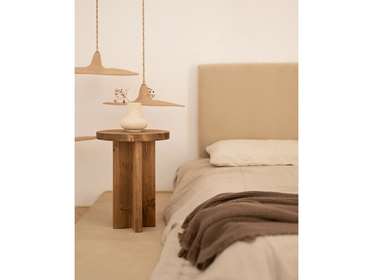 Mesita de noche redonda de madera de abeto Decowood en color natural de 45x35cm - TOKYO - DECOWOOD