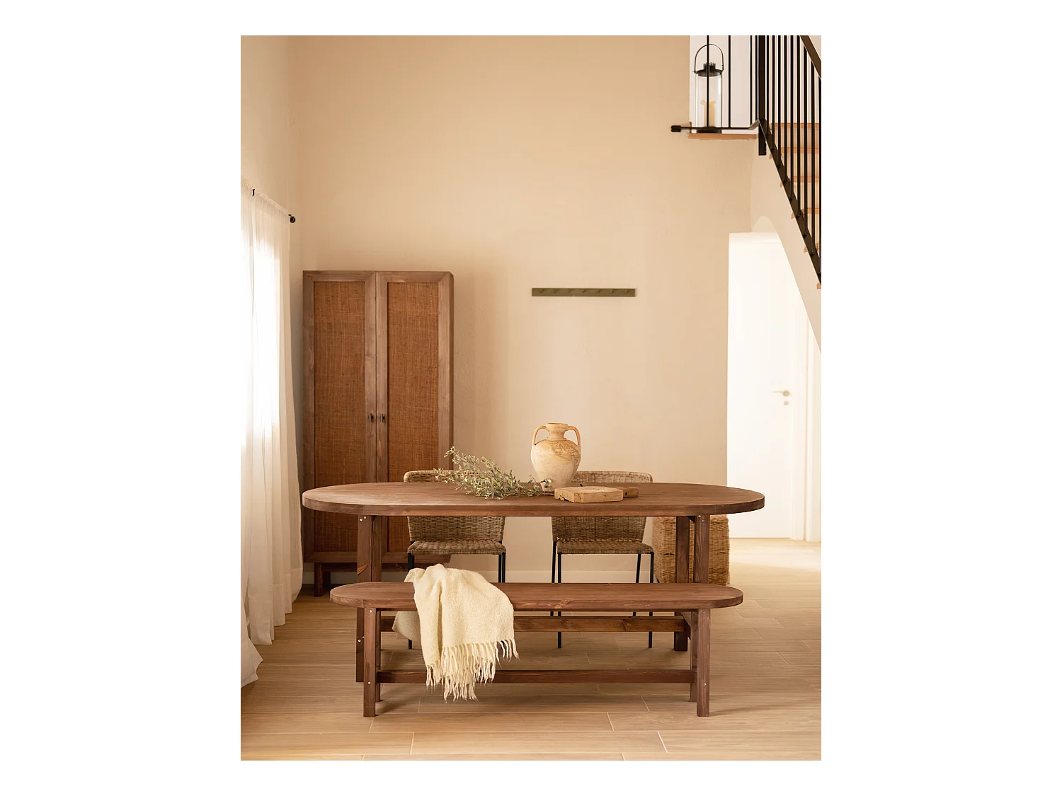 Tavolo da pranzo ovale in legno massello in tono marrone 160x75cm - OLIVIA - DECOWOOD