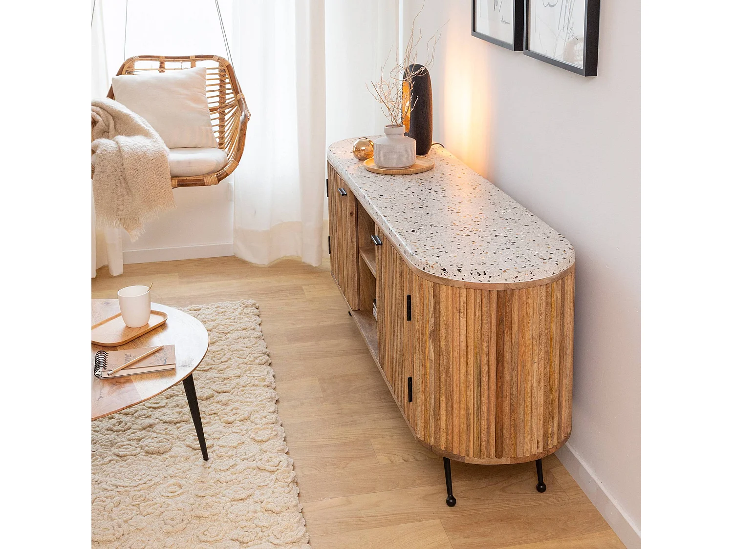 Meuble TV en bois de manguier et terrazzo Ambrine