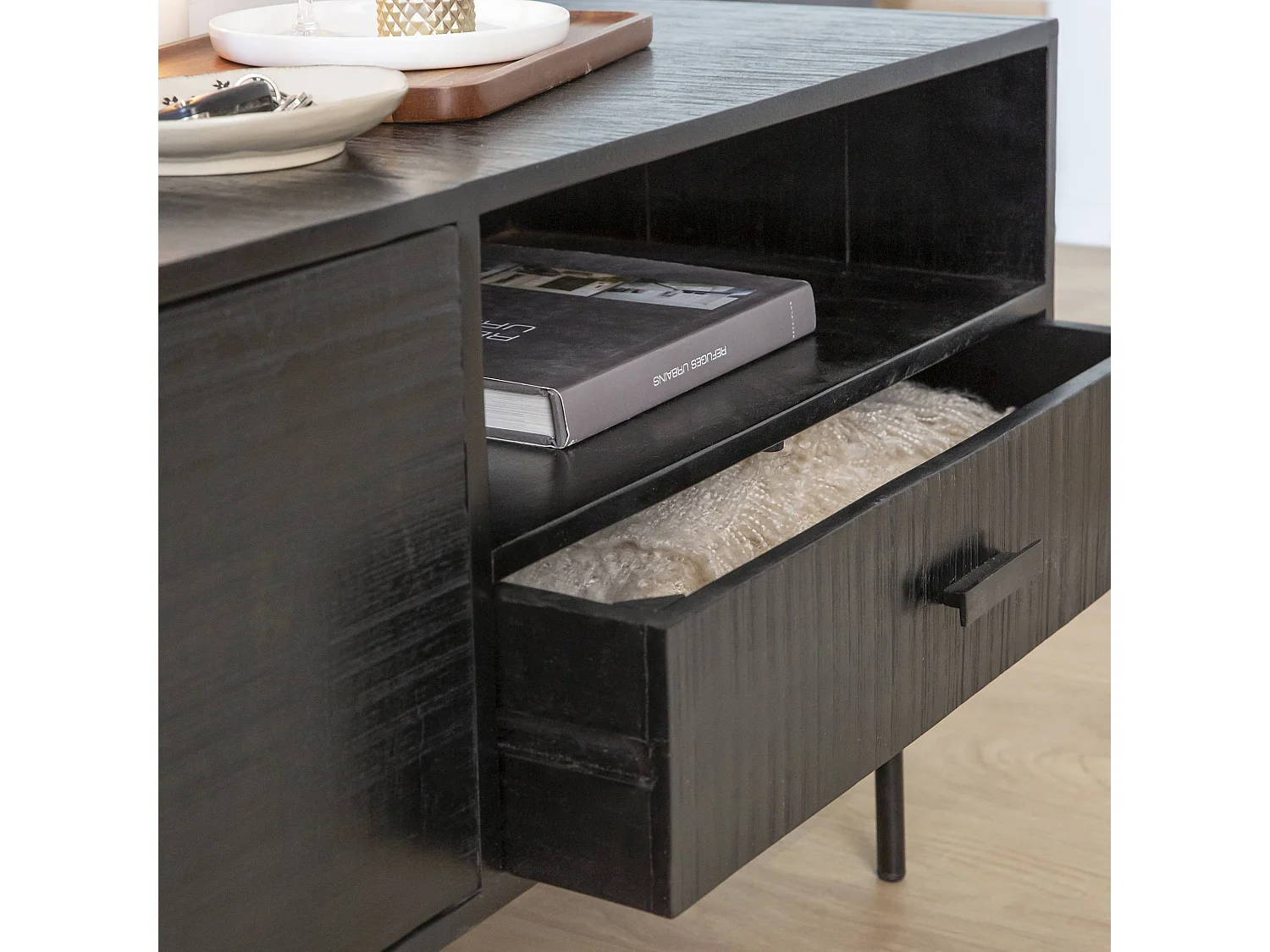 Mueble de TV de madera de acacia Lupin con almacenamiento - Estilo industrial