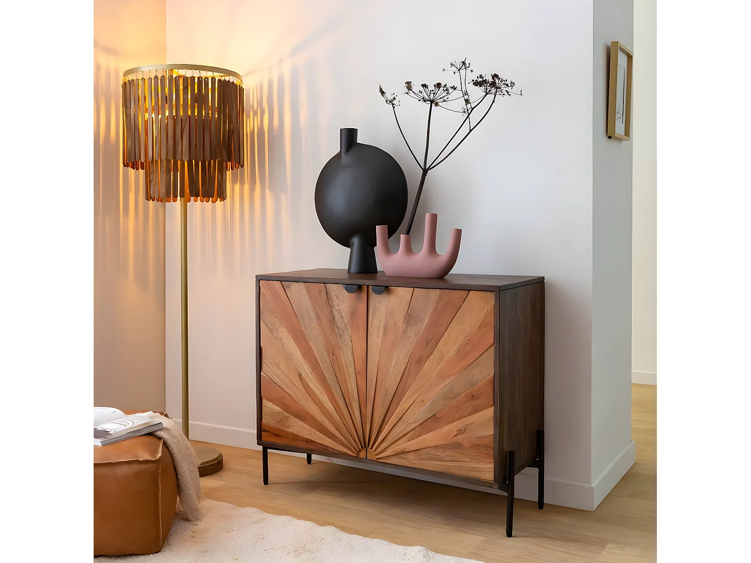 Pequeño buffet rústico de madera de acacia Elvira con apertura abatible