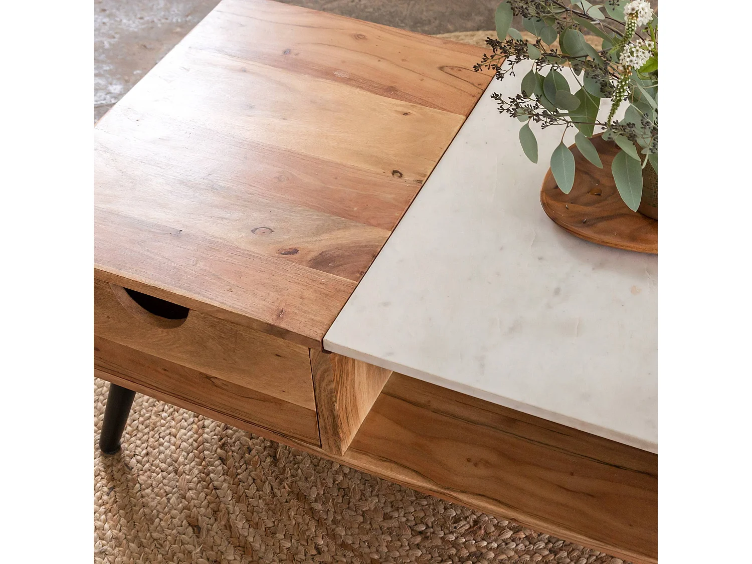 Mesa de centro de acacia y mármol Frida con almacenamiento - Estilo escandinavo