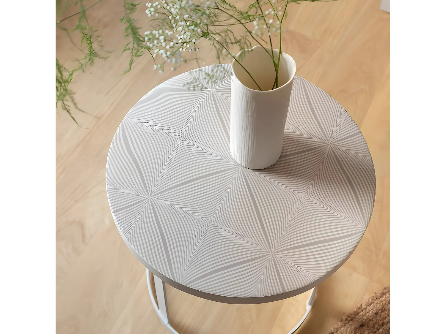 Mesa auxiliar de metal Gwen blanca para sala de estar