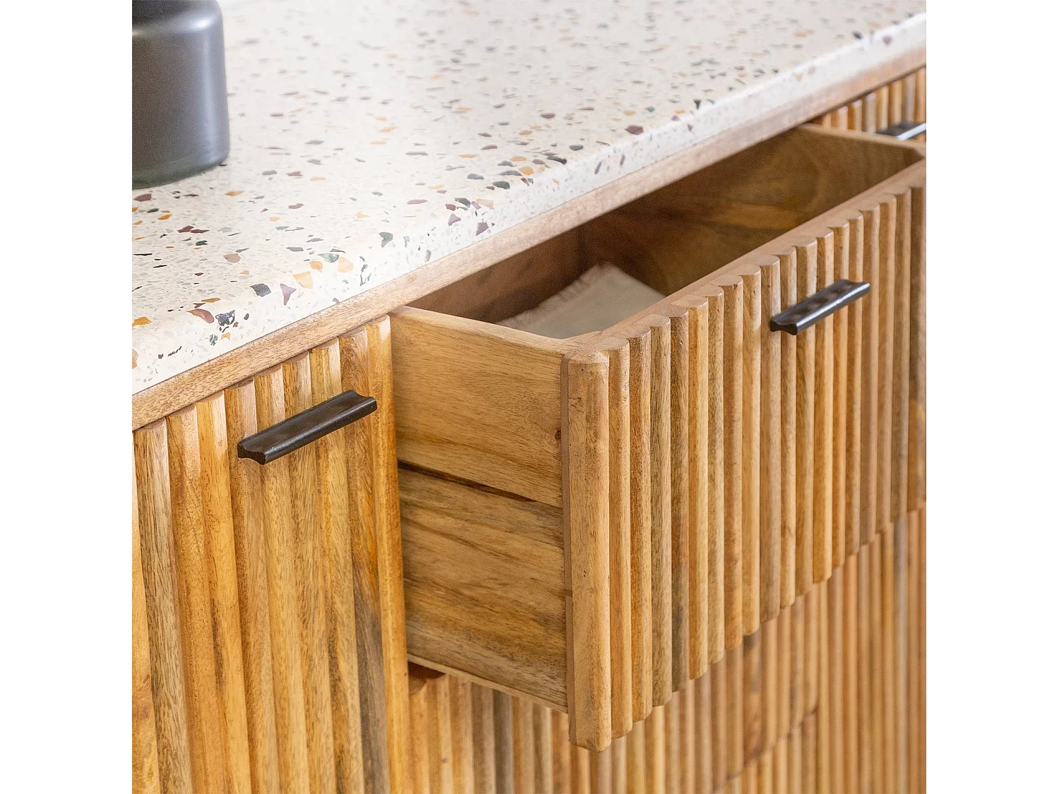 Buffet en bois de manguier et terrazzo Ambrine