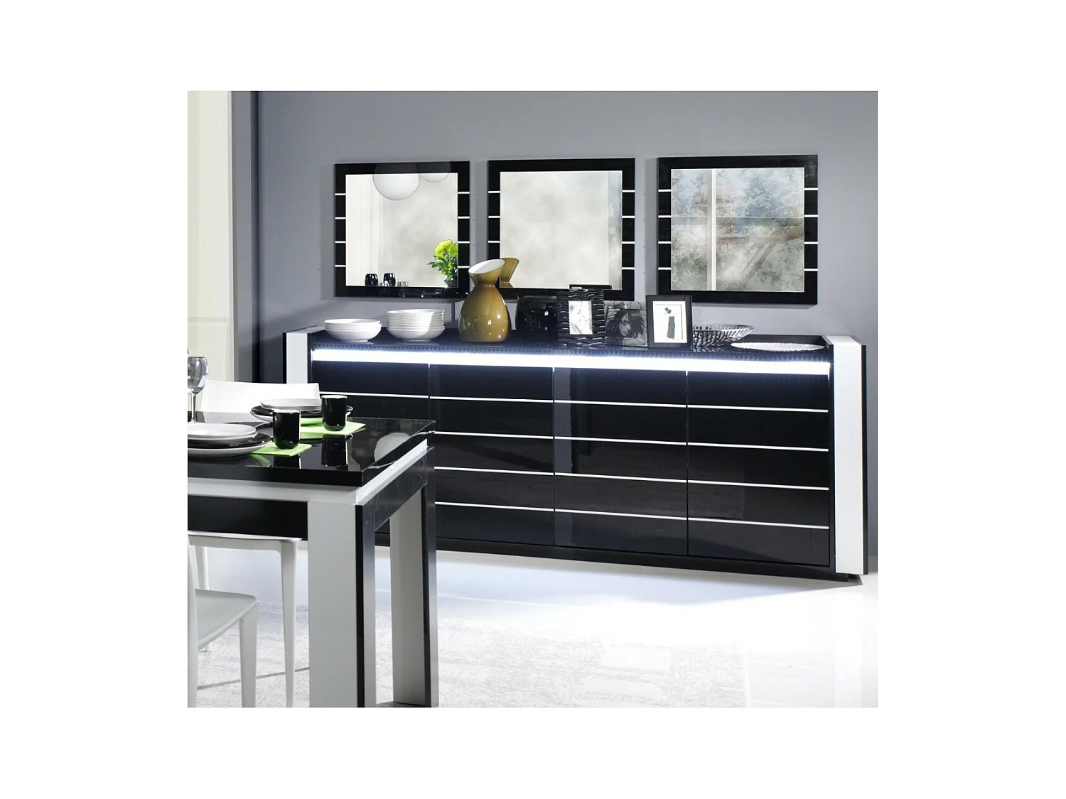 Buffet, aparador, enfilade LINA com LED + 3 x espelhos. Móvel preto e branco, ideal para sua sala de estar ou sala de jantar.